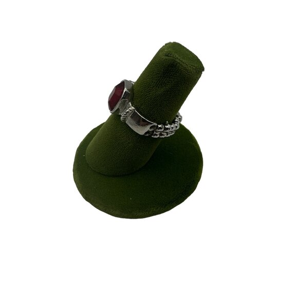 Vintage Silver-Plated Adjustable Ring With Ruby Red Gemstone - Picture 5 of 6